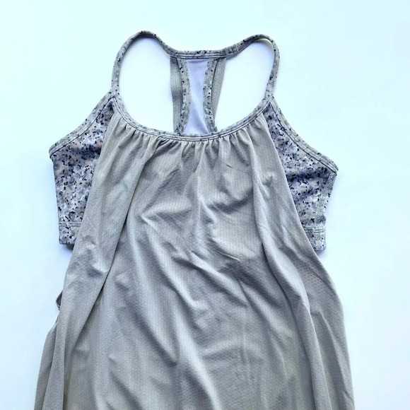 Lululemon No Limits Tank Top with Built In Bra Gray Floral Print Size 4 - Picture 4 of 9